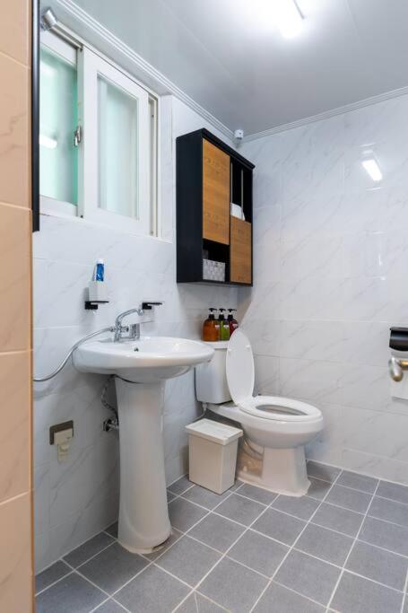 Вилла Luda House Сеул Экстерьер фото